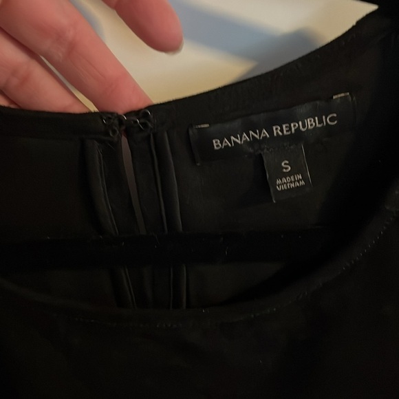 Banana Republic Sleeveless Solid Black Suede Boxy Top - Picture 3 of 7